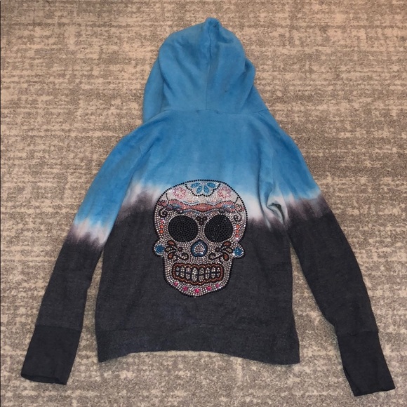 SUPER SOFT SWEATSHIRT WITH SKULL DESIGN ON BACK - Picture 1 of 6